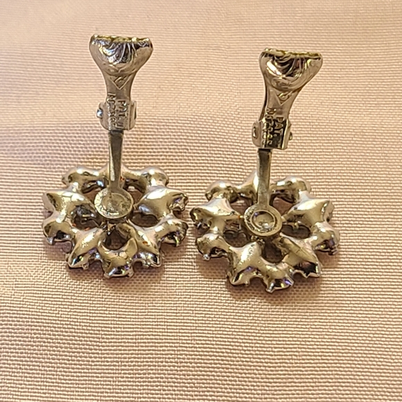 B. David Blue White Crystal Wreath Brooch Clip On Earrings Set Rhodium Plated - Picture 7 of 8